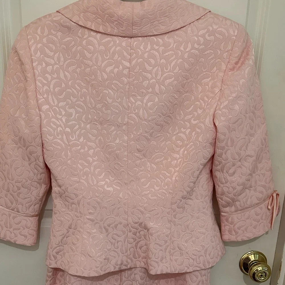 Maggy London Pink Textured Blazer and tulip Skirt Set size 8 - Picture 3 of 5